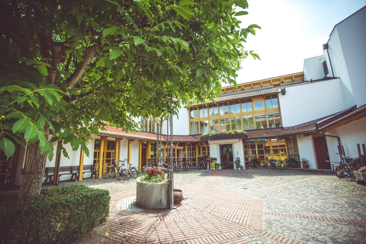 Hotel Und Appartementhof Waldeck Bad Füssing Exterior foto