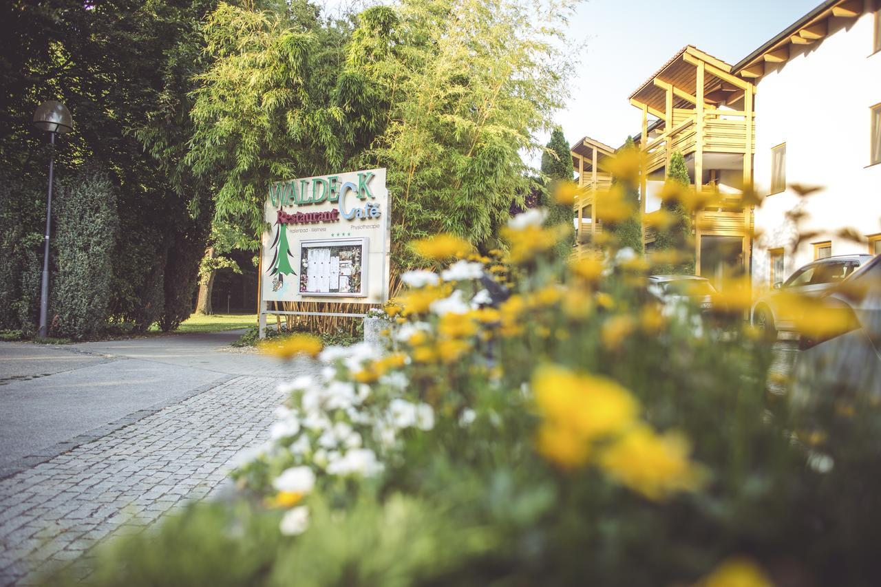 Hotel Und Appartementhof Waldeck Bad Füssing Exterior foto